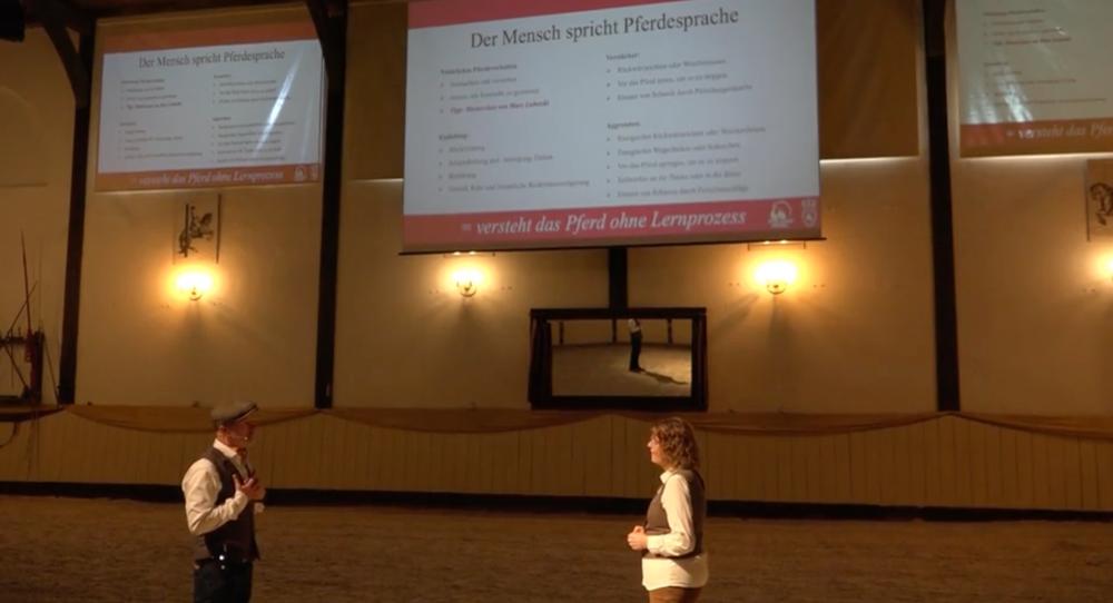 Das Seminar startet mit einem ausführlichen und sehr unterhaltsamen Vortrag von Christin Krischke und Chris Debski